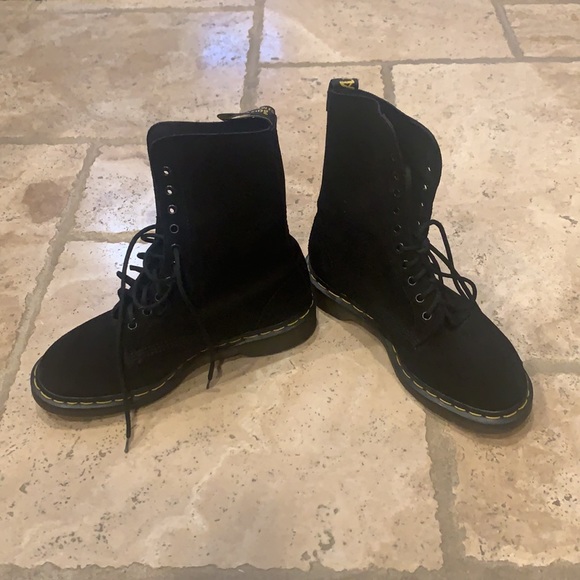 MIE Doc Marten’s 10-Eye 1490 Black Suede Boots UK7 EUC UK 7 Vintage Style - Picture 7 of 7